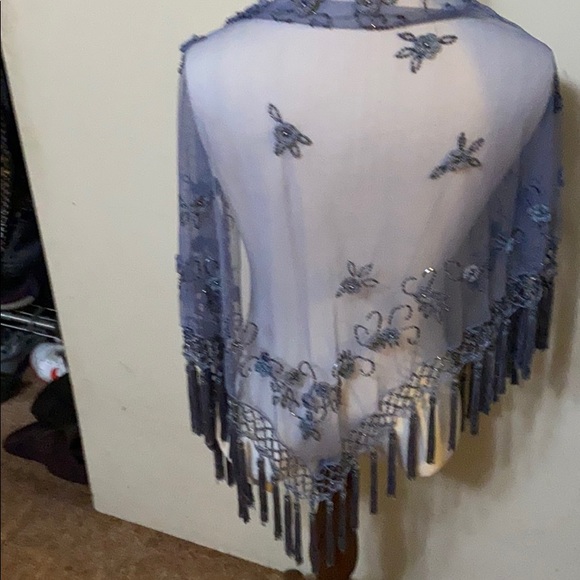 Beautiful blue shawl with tassels - Picture 3 of 6
